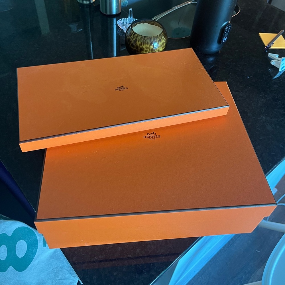 2 Hermes Boxes